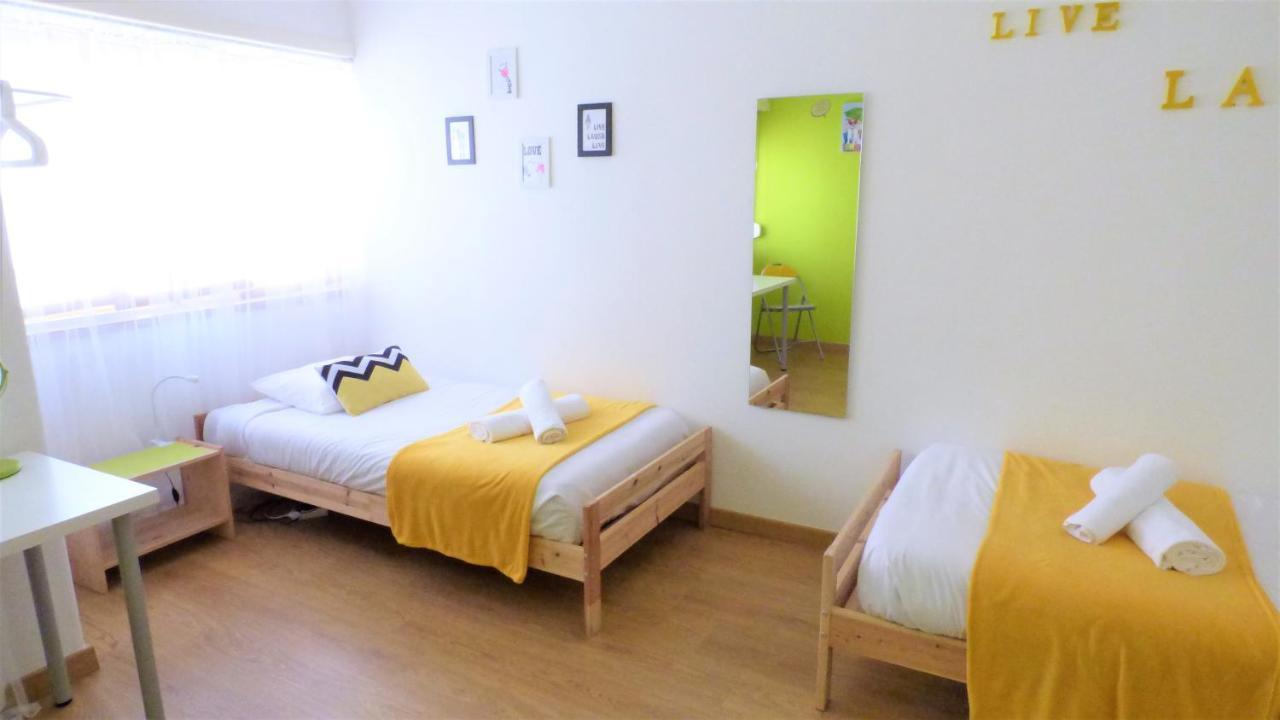 D Wan Guest House Peniche Exterior photo